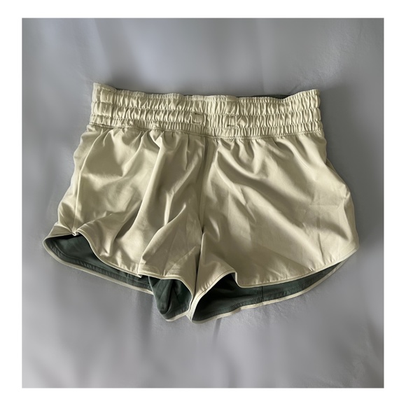 New Lululemon Reversible 3" Choose a Side Short - Picture 6 of 7